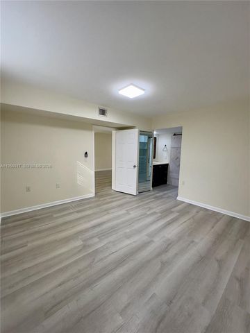 1715 Whitehall Dr 201, Davie, FL 33324