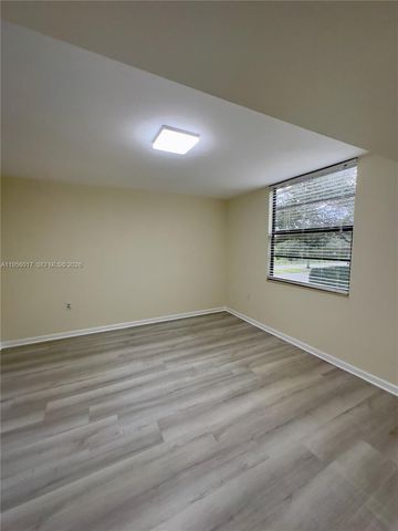 1715 Whitehall Dr 201, Davie, FL 33324