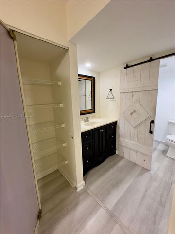 1715 Whitehall Dr 201, Davie, FL 33324