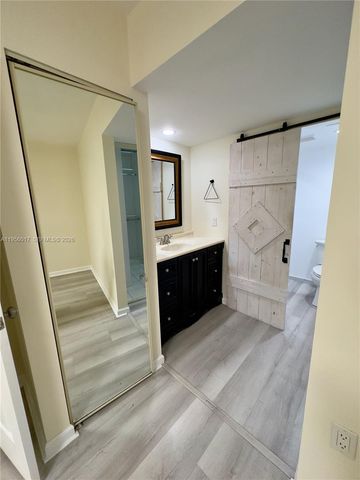 1715 Whitehall Dr 201, Davie, FL 33324