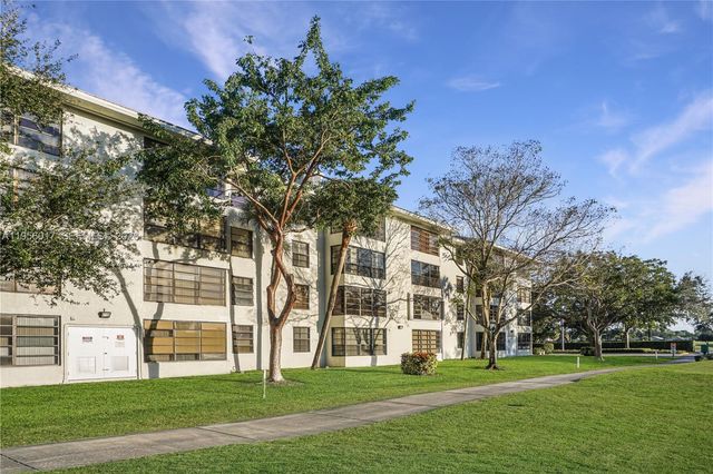 1715 Whitehall Dr 201, Davie, FL 33324