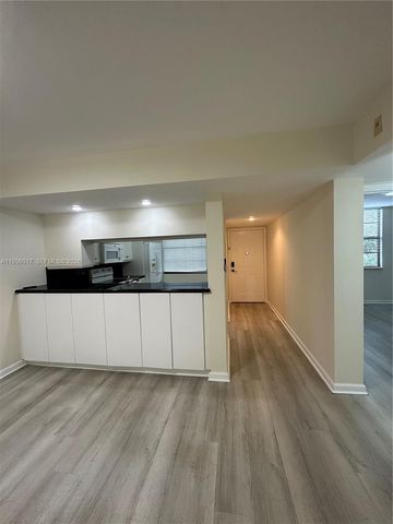 1715 Whitehall Dr 201, Davie, FL 33324