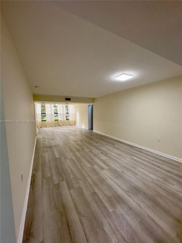 1715 Whitehall Dr 201, Davie, FL 33324