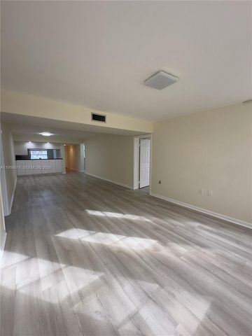 1715 Whitehall Dr 201, Davie, FL 33324