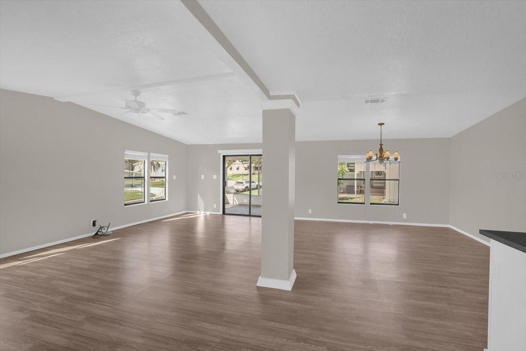 Image 4 of property listing at 3338 N CITRUS CIRCLE 1679, Zellwood, FL 32798