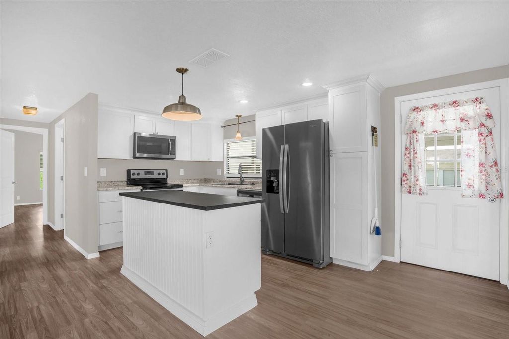 Image 6 of property listing at 3338 N CITRUS CIRCLE 1679, Zellwood, FL 32798