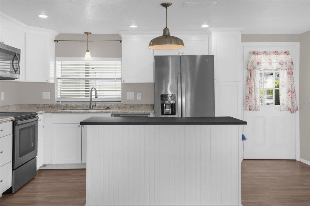 Image 7 of property listing at 3338 N CITRUS CIRCLE 1679, Zellwood, FL 32798