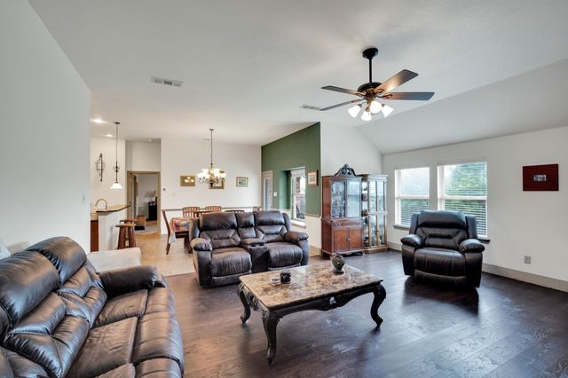 1675 Potomac Drive, Burleson, TX 76028