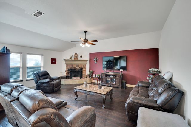 1675 Potomac Drive, Burleson, TX 76028