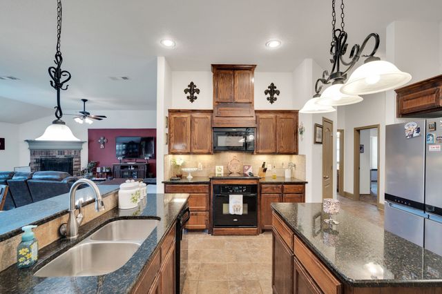 1675 Potomac Drive, Burleson, TX 76028