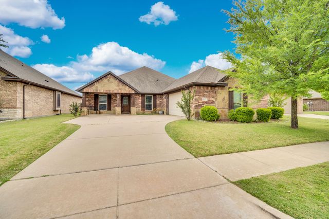 1675 Potomac Drive, Burleson, TX 76028