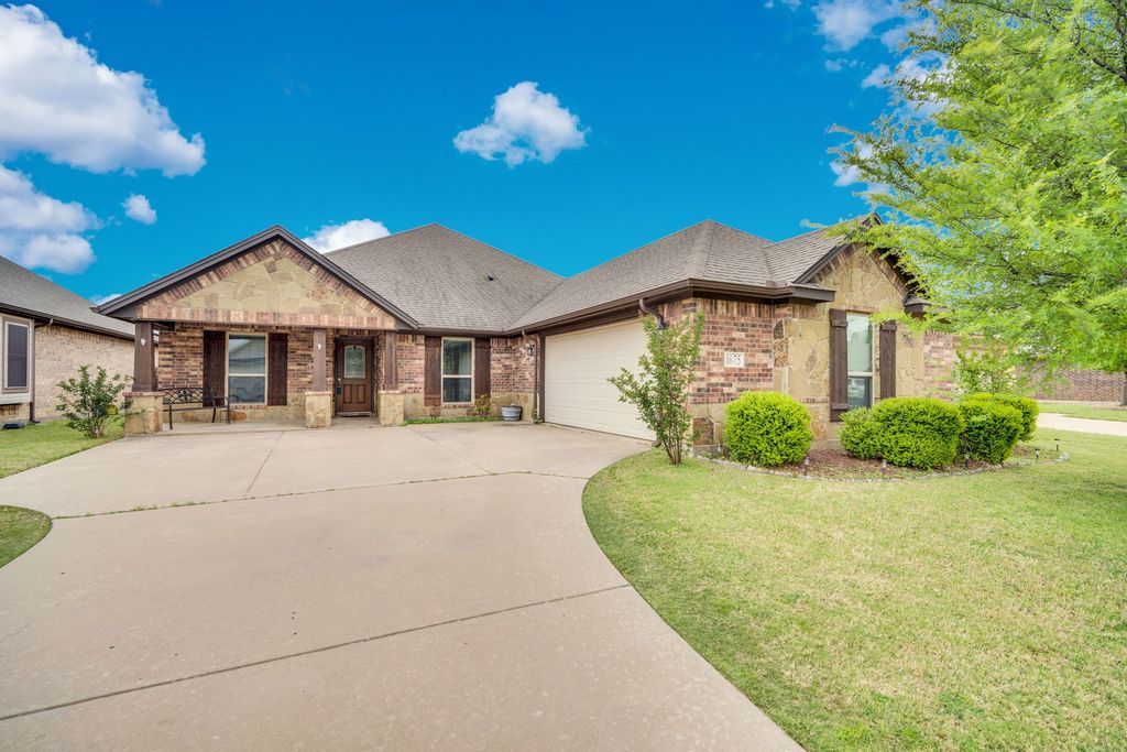 1675 Potomac Drive, Burleson, TX 76028