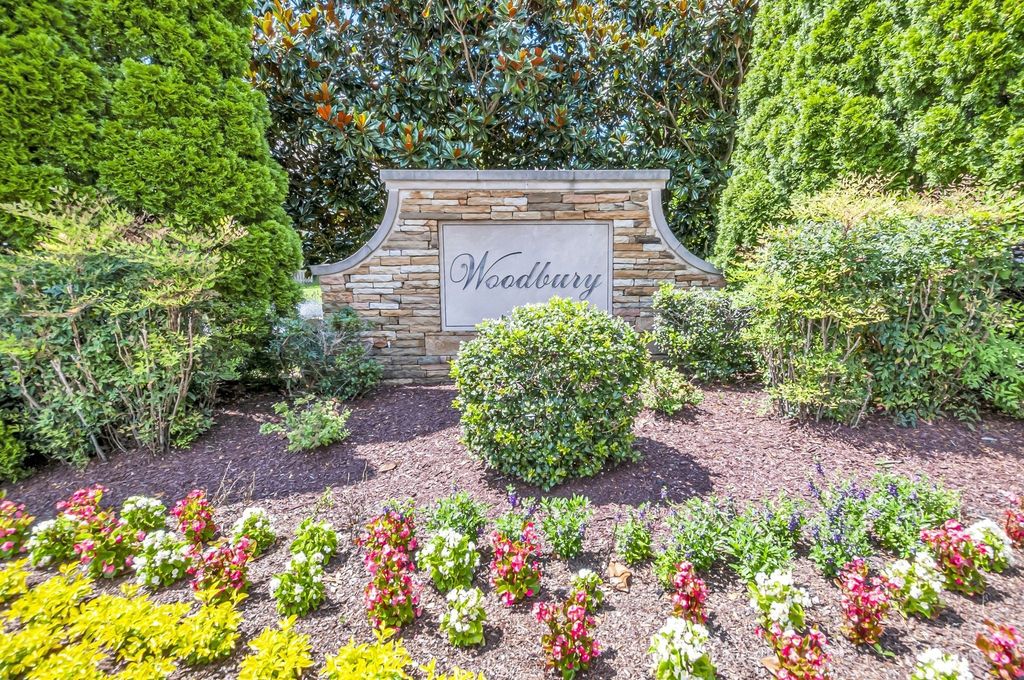 1072 Woodbury Falls Dr, Nashville, TN 37221
