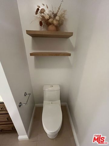 2318 Fox Hills Drive 105, Los Angeles, CA 90064