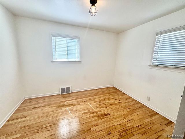 4212 Brouseville Avenue, Lincoln Park, MI 48146