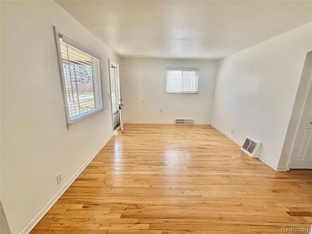 4212 Brouseville Avenue, Lincoln Park, MI 48146