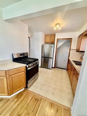 4212 Brouseville Avenue, Lincoln Park, MI 48146