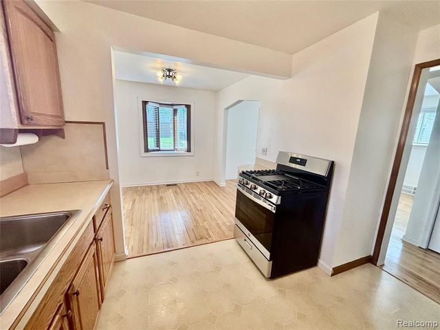 4212 Brouseville Avenue, Lincoln Park, MI 48146