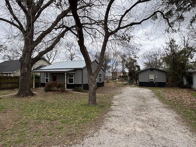 105 & 103 N Oak Street, Lorena, TX 76655