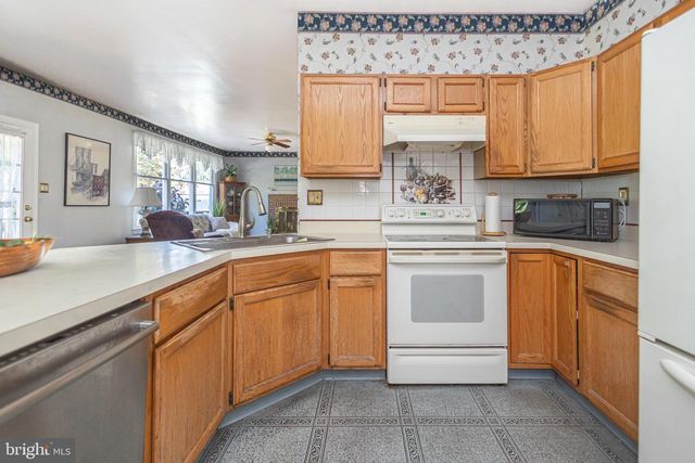 117 MALLARD DR W, North Wales, PA 19454