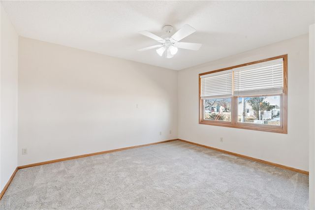 140 35th St Drive SE 2, Cedar Rapids, IA 52403