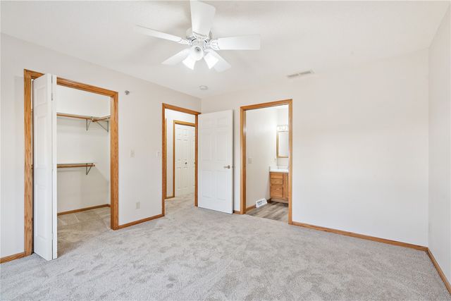 140 35th St Drive SE 2, Cedar Rapids, IA 52403