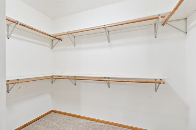 140 35th St Drive SE 2, Cedar Rapids, IA 52403