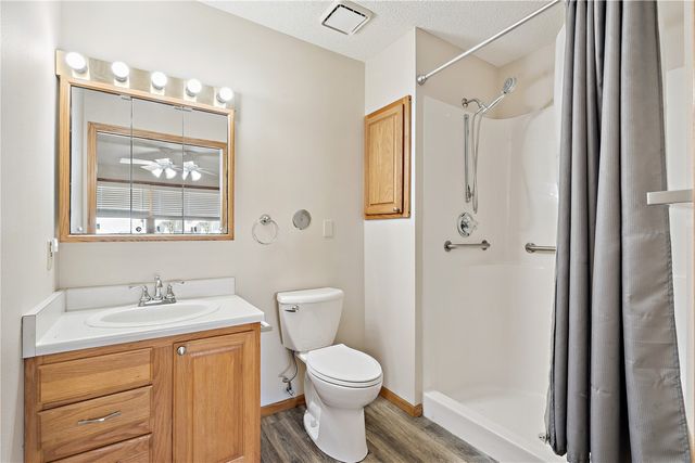 140 35th St Drive SE 2, Cedar Rapids, IA 52403