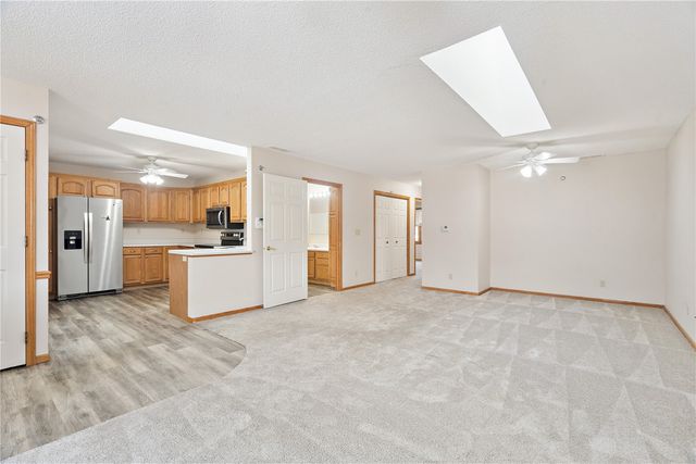 140 35th St Drive SE 2, Cedar Rapids, IA 52403