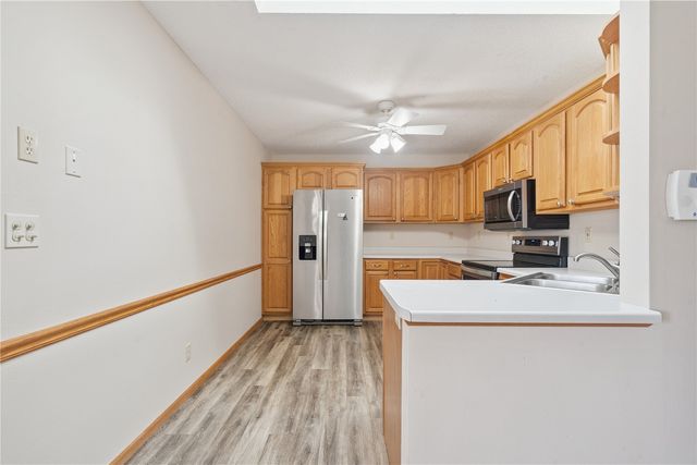 140 35th St Drive SE 2, Cedar Rapids, IA 52403