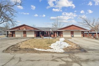 140 35th St Drive SE 2, Cedar Rapids, IA 52403