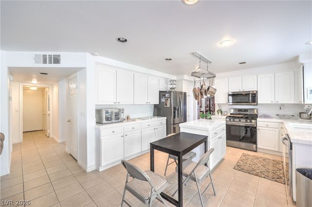 1826 Night Shadow Avenue, North Las Vegas, NV 89031