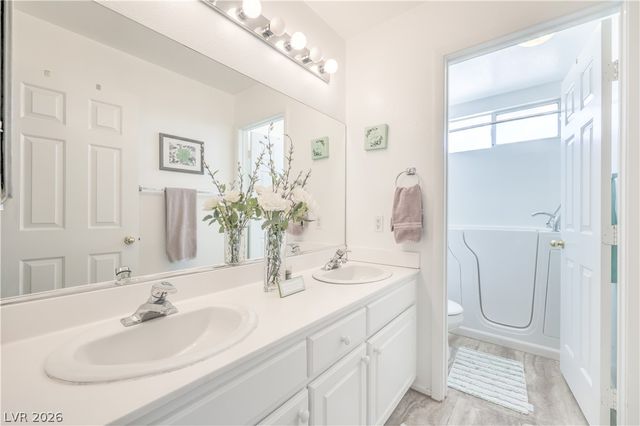 1826 Night Shadow Avenue, North Las Vegas, NV 89031