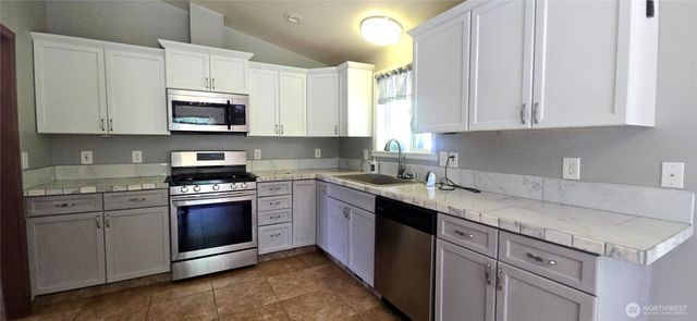 2412 N Pearl Street, Centralia, WA 98531