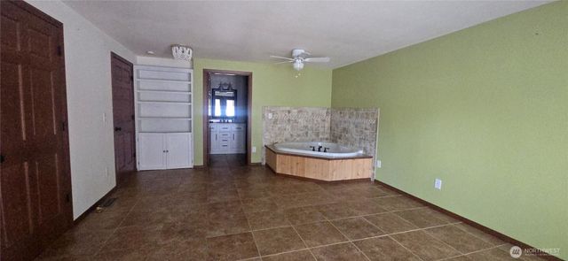 2412 N Pearl Street, Centralia, WA 98531