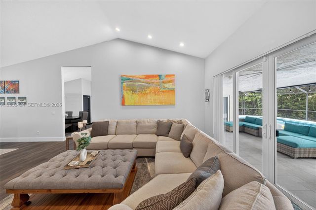 10761 NW 5th St, Plantation, FL 33324