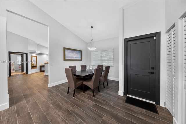 10761 NW 5th St, Plantation, FL 33324
