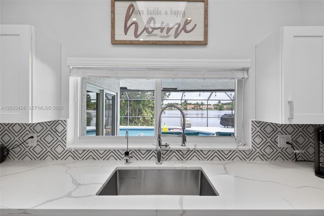 10761 NW 5th St, Plantation, FL 33324