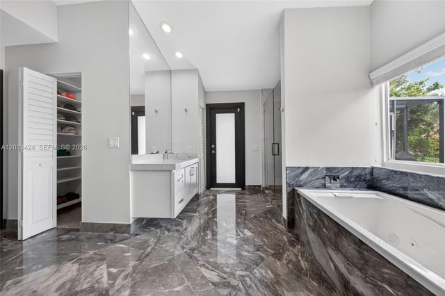 10761 NW 5th St, Plantation, FL 33324
