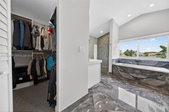 10761 NW 5th St, Plantation, FL 33324
