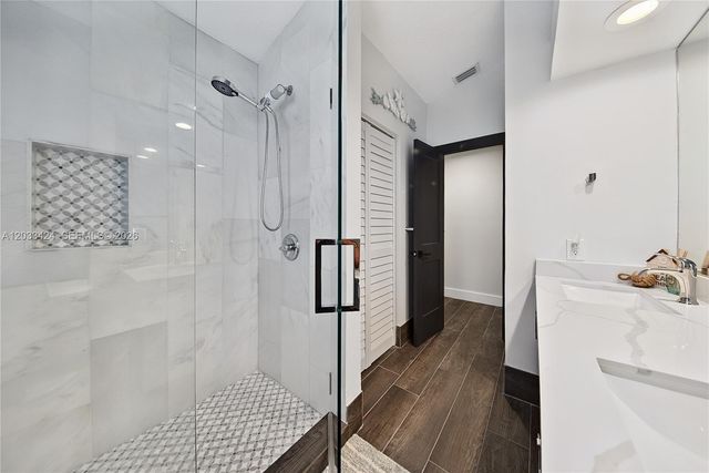 10761 NW 5th St, Plantation, FL 33324