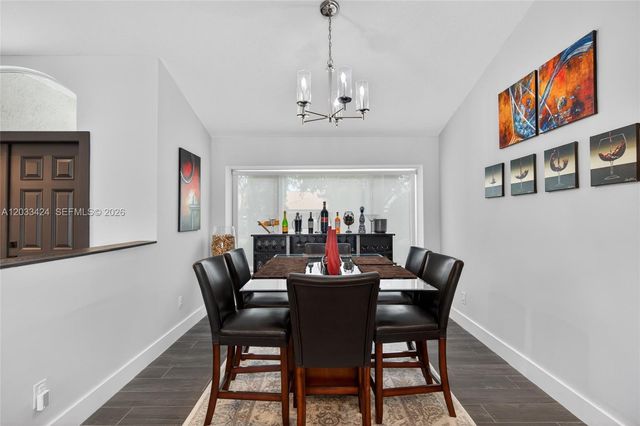 10761 NW 5th St, Plantation, FL 33324