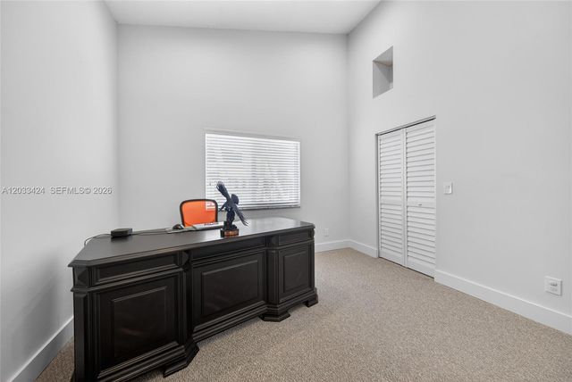 10761 NW 5th St, Plantation, FL 33324