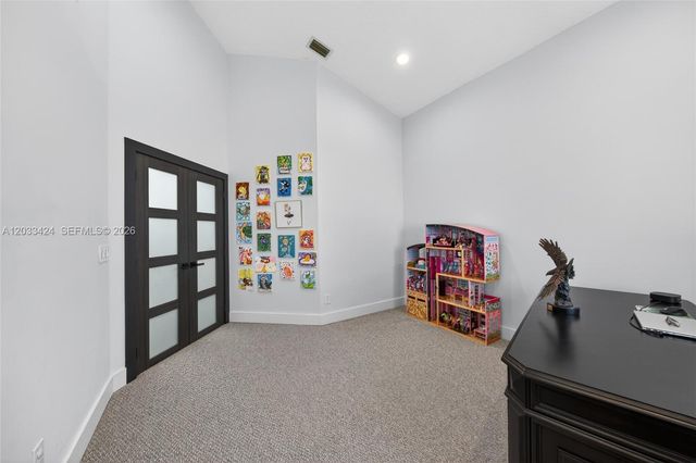 10761 NW 5th St, Plantation, FL 33324