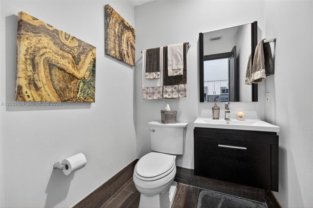 10761 NW 5th St, Plantation, FL 33324