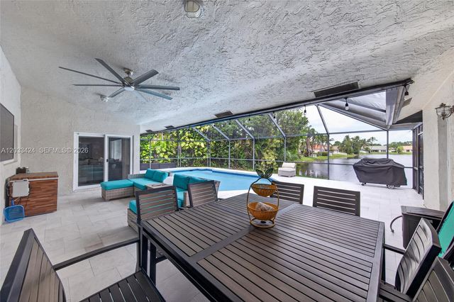 10761 NW 5th St, Plantation, FL 33324