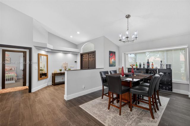 10761 NW 5th St, Plantation, FL 33324