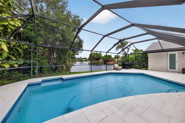 10761 NW 5th St, Plantation, FL 33324