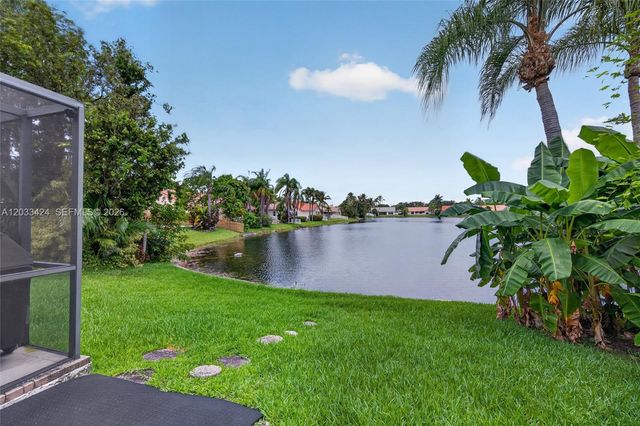 10761 NW 5th St, Plantation, FL 33324