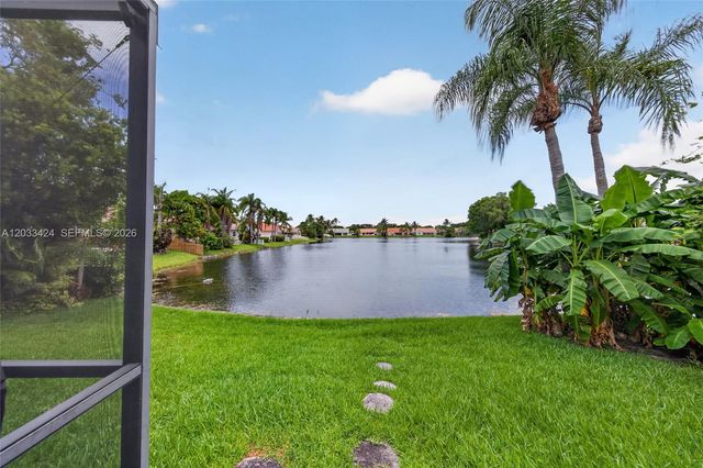 10761 NW 5th St, Plantation, FL 33324
